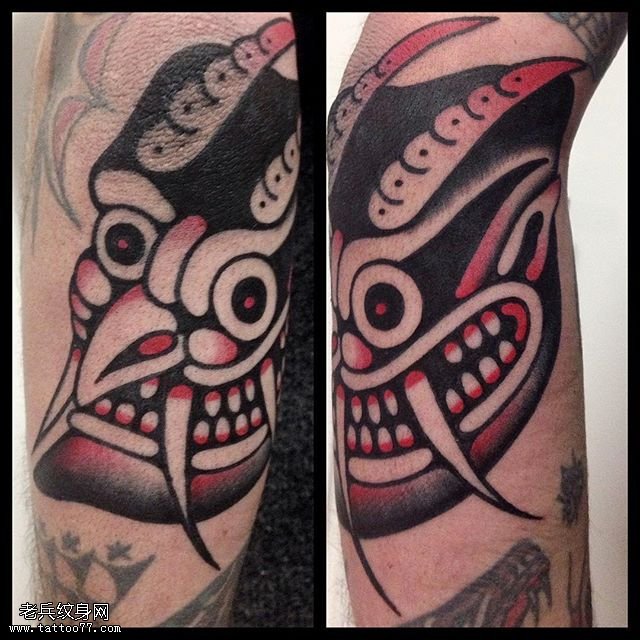 手臂卡通黑豹纹身图案