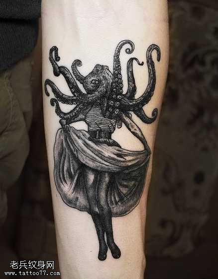 手臂章鱼跳舞纹身图案