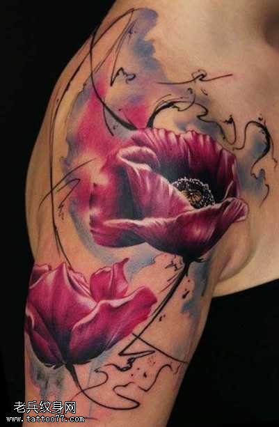 手臂抽象的花朵纹身图案