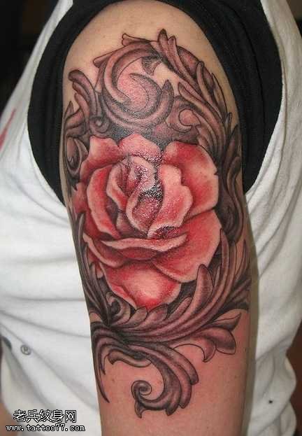 手臂漂亮的玫瑰纹身图案