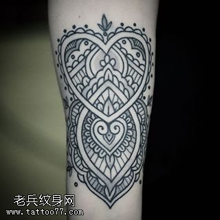 小臂心形梵花纹身图案
