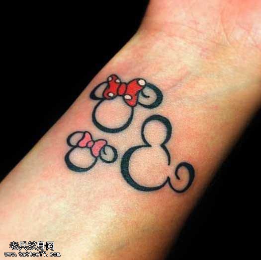 手腕好看的米奇纹身图案