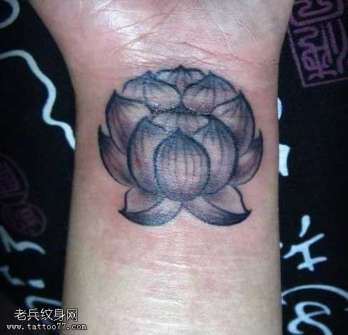 手颈艺术莲花纹身图案