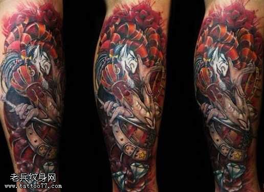 腿部小丑纹身图案