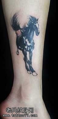 腿部策马奔腾图案