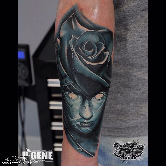 手臂艺术玫瑰纹身图案