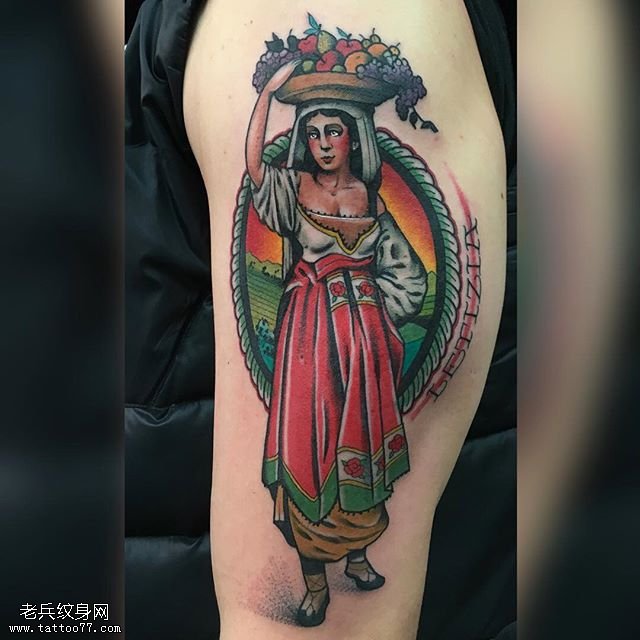 大臂少数民族妇女纹身图案