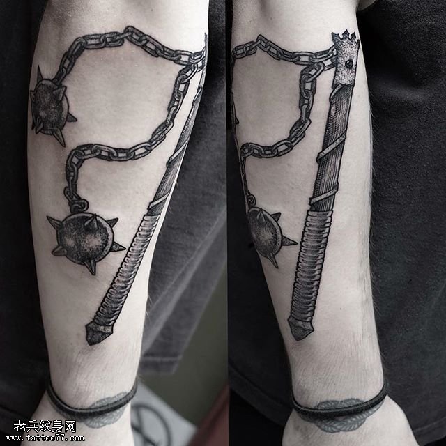 手臂的流星锤纹身图案