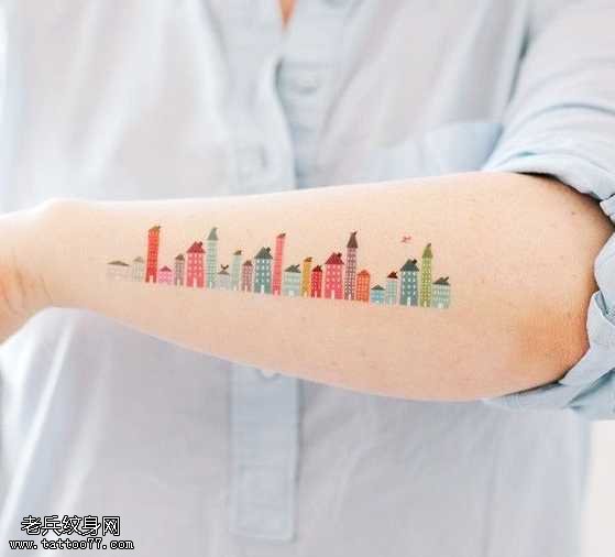 手臂风景纹身图案