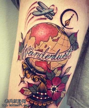 腿部漂亮的地球仪纹身图案