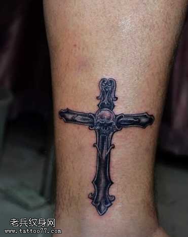 腿部超酷炫骷髅十字架纹身图案