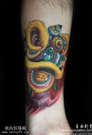 腿部唐狮纹身图案