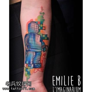 手臂水彩机器人纹身图案