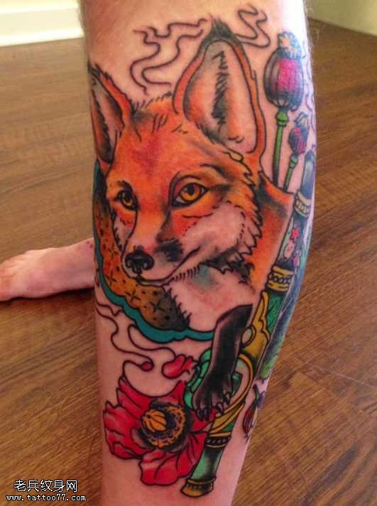 腿部时尚的狐狸纹身图案