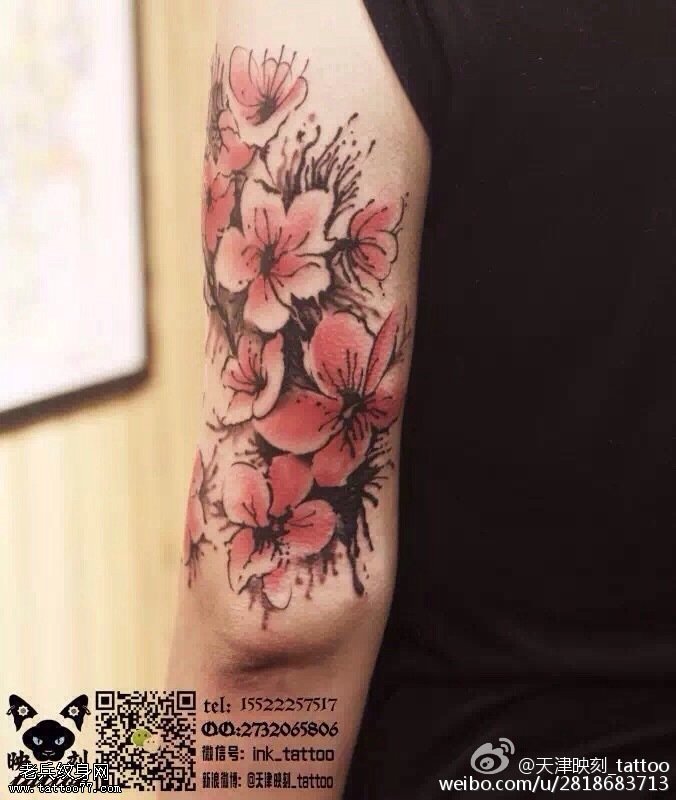 手臂传统水墨花卉纹身图案