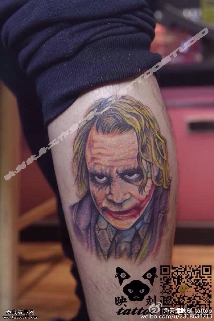 小臂的吸血鬼纹身图案