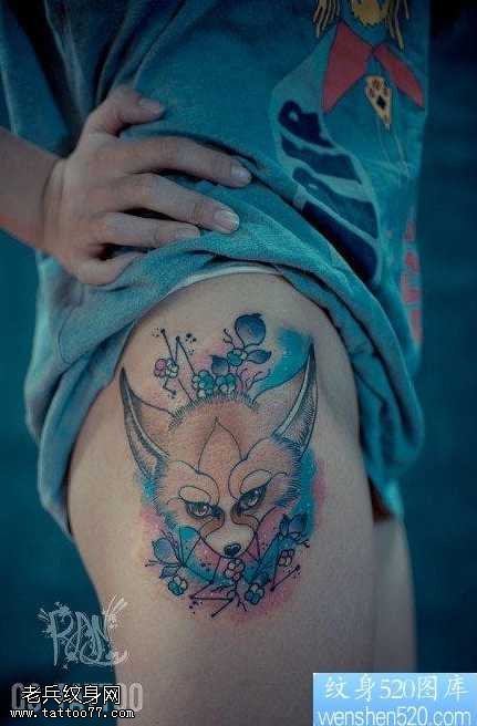 腿部流行可爱的狐狸纹身图案