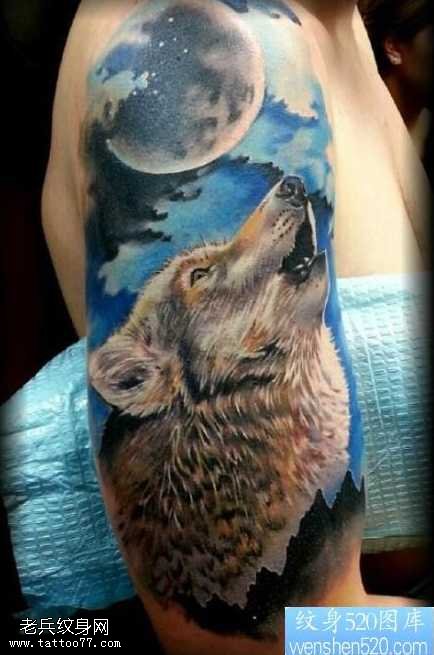 手臂时尚很帅的狼头纹身图案