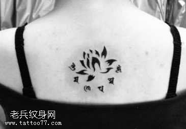 颈部梵文莲花纹身图案