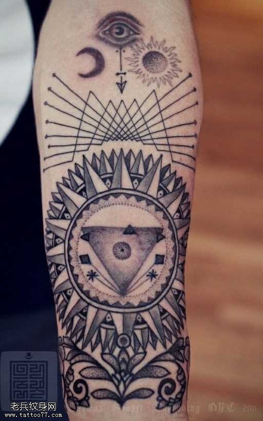 太阳图腾纹身图案