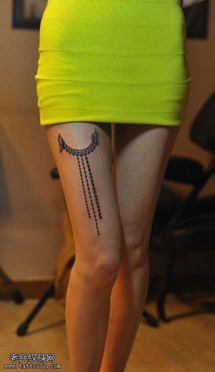 腿部时尚好看的腿链纹身图案