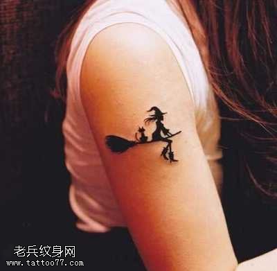 手臂巫婆图腾纹身图案