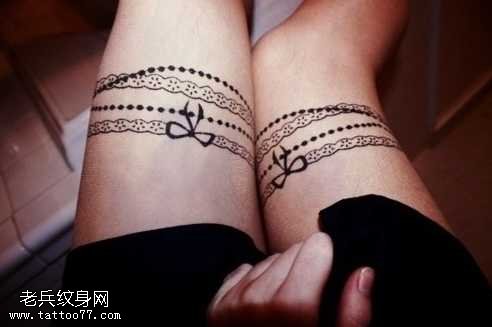 腿部精美蕾丝纹身图案