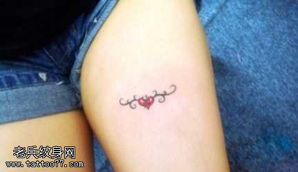 腿部唯美纹身图案