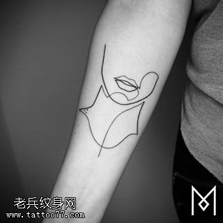 手臂线条抽象图纹身图案