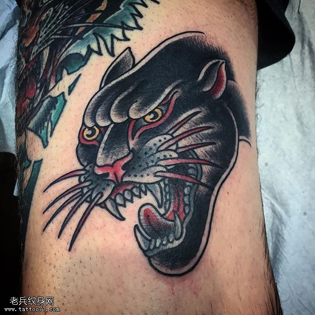 大臂黑豹纹身图案