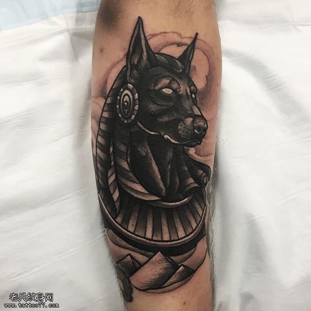 手臂经典斑马纹身图案