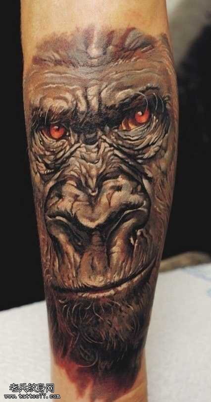 手臂猩猩纹身图案