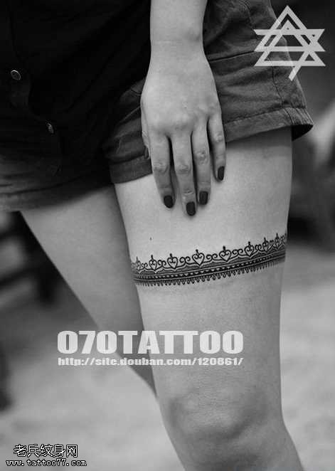 腿部性感蕾丝纹身图案