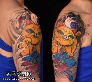 胳膊好看的彩色招财猫纹身图案