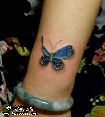 手臂蓝蝴蝶纹身图案