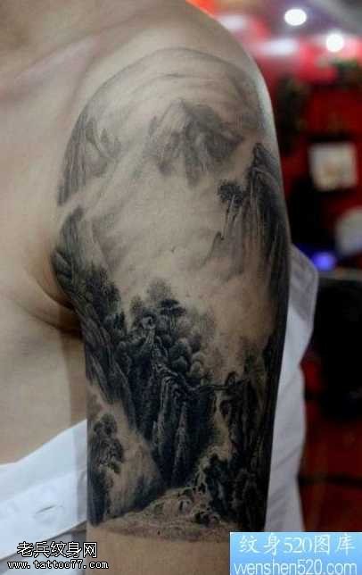 手臂经典的山水画纹身图案