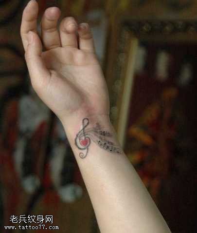 手腕潮流流行的音符纹身图案