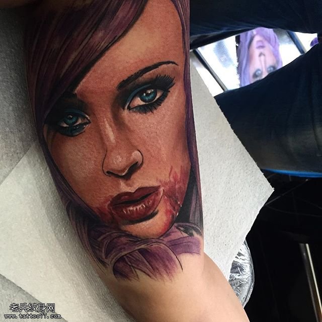 大臂性感美女纹身图案