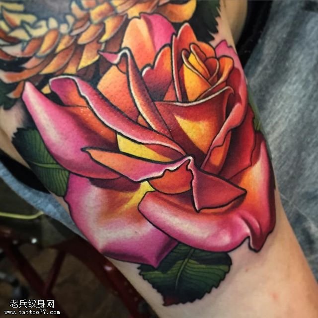 大臂3D彩绘玫瑰纹身图案