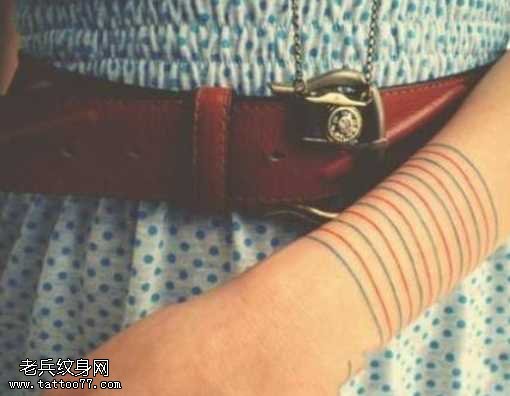 手臂唯美彩色线条纹身图案