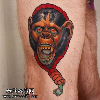 大腿的猩猩纹身图案