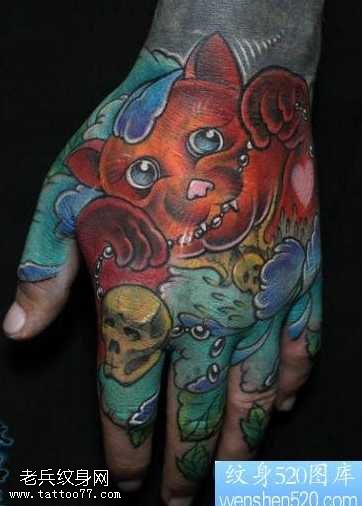 手背好看的招财猫纹身图案