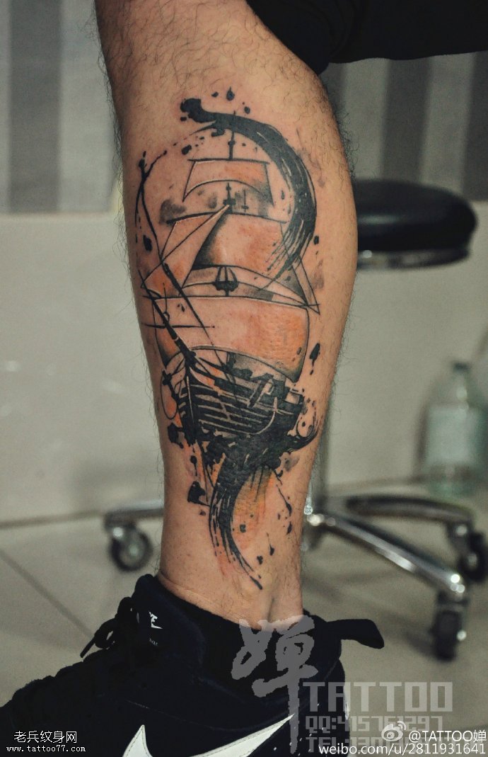 小腿水墨帆船纹身图案