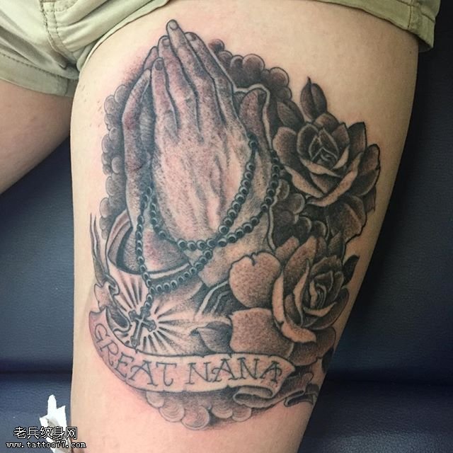 大腿祈祷的双手纹身图案