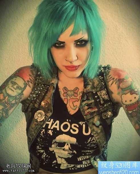 手臂人物和卡通动物的纹身图案