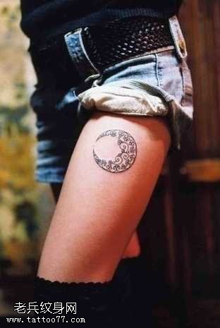 腿部月牙独特纹身图案