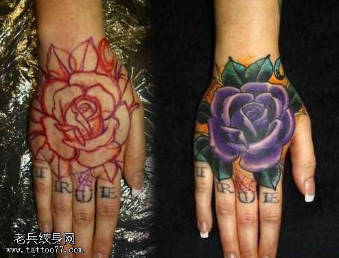 手臂帅气的玫瑰花纹身
