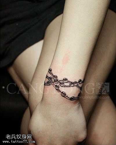 手腕精美漂亮的手链纹身图案