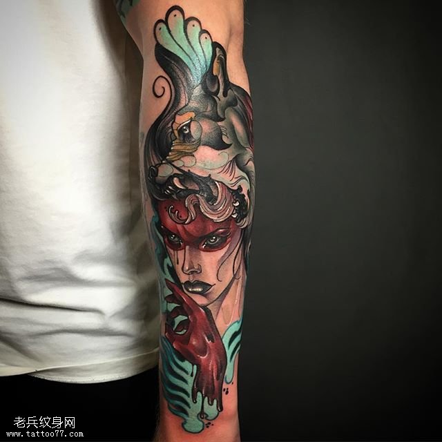 手臂彩绘欧美风女郎纹身图案