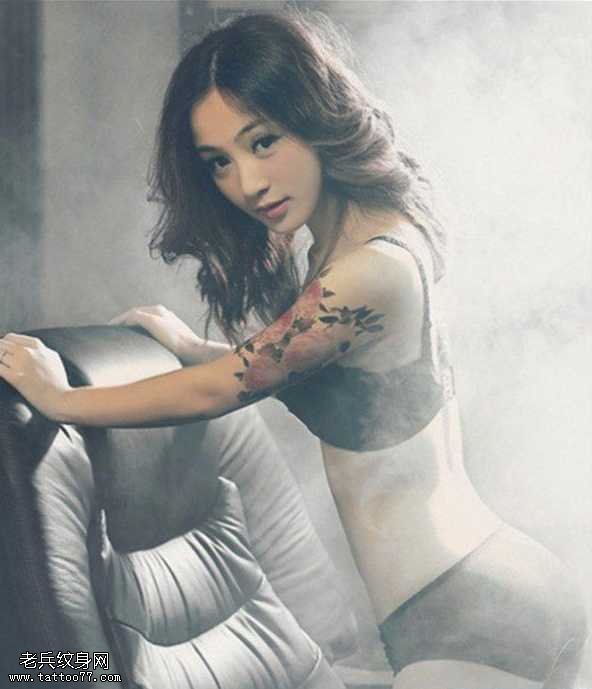 手臂美女纹身图案